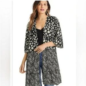 Black & White Daisy Tiered Kimono - Open Front 1/2 Length Sleeves fits S - L